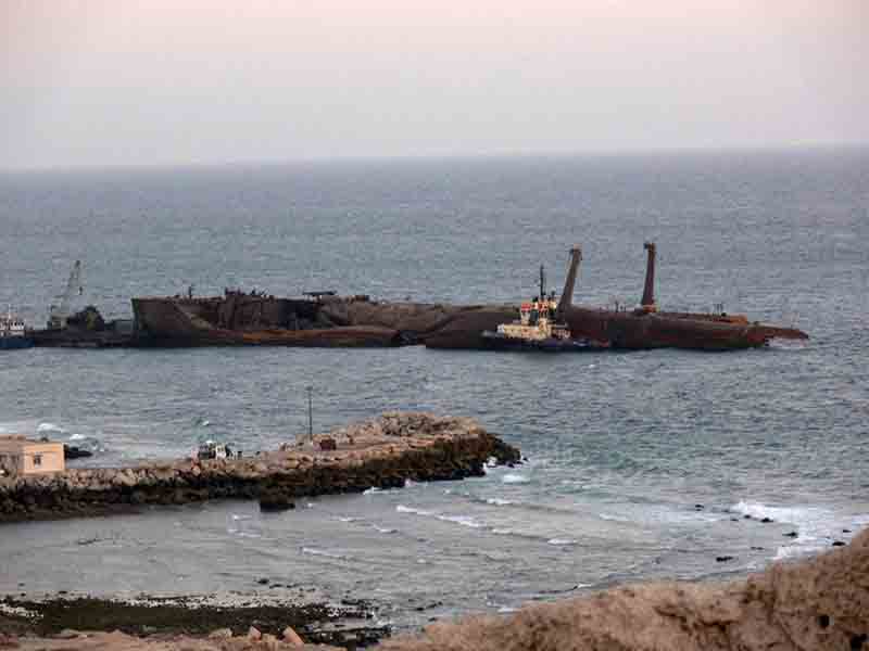 کشتی سوخته خارک - بوشهرو